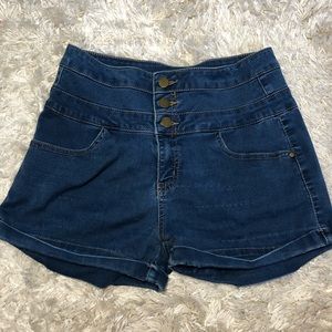 Three button high waisted shorts